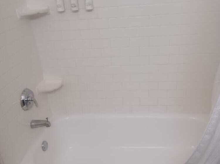 Отель Spark By Hilton Springfield Southwest