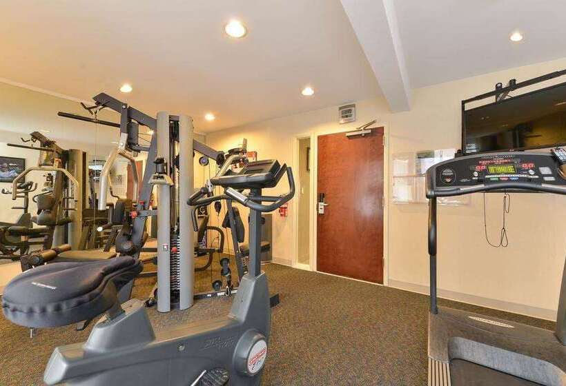 Отель Super 8 By Wyndham New Cumberland