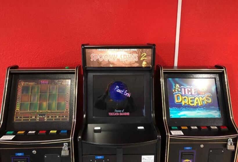 هتل Super 8 By Wyndham Plover Stevens Point Area