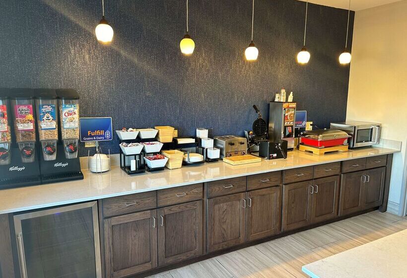 בית מלון כפרי Best Western Ottumwa Inn & Suites