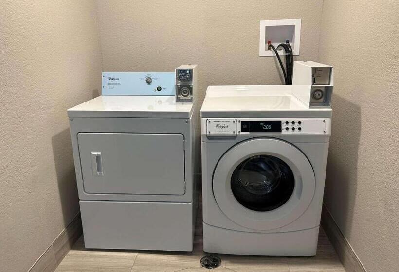 בית מלון כפרי Best Western Ottumwa Inn & Suites