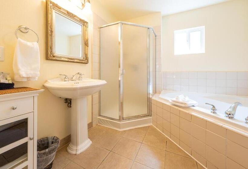 Отель The Inn On Pine