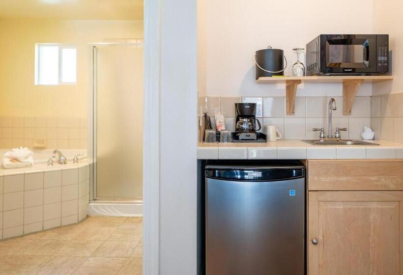 Отель The Inn On Pine