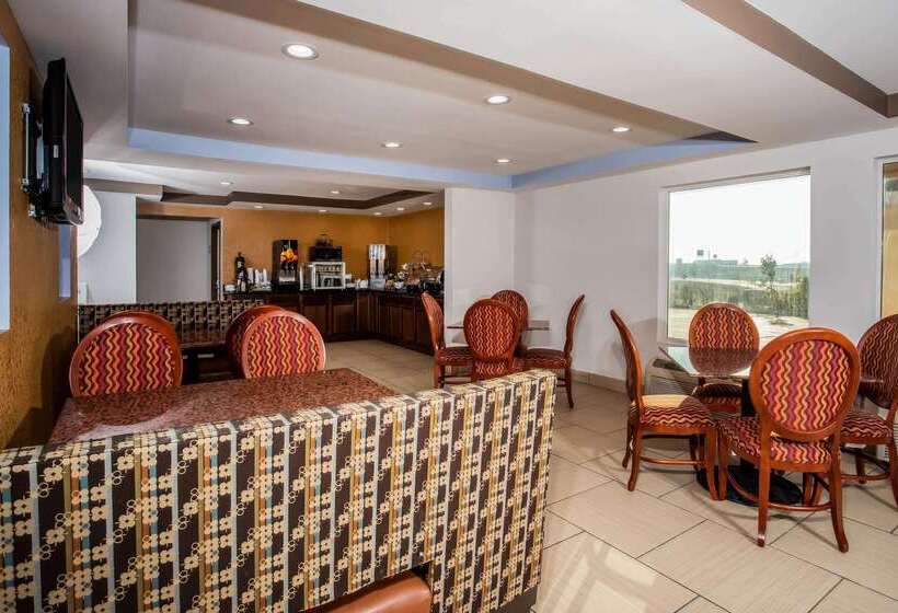 בית מלון כפרי Travelodge By Wyndham Fort Wayne North