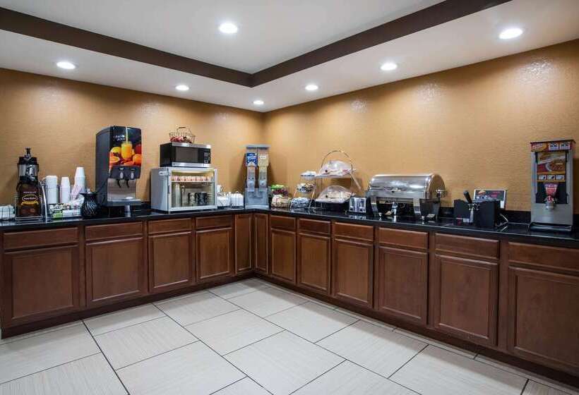 هتل Travelodge By Wyndham Fort Wayne North