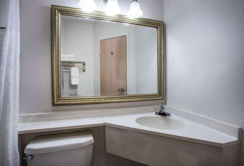 בית מלון כפרי Travelodge By Wyndham Fort Wayne North