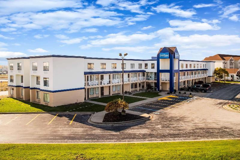 هتل Travelodge By Wyndham Fort Wayne North