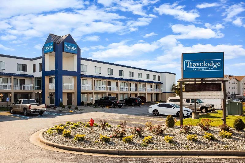هتل Travelodge By Wyndham Fort Wayne North