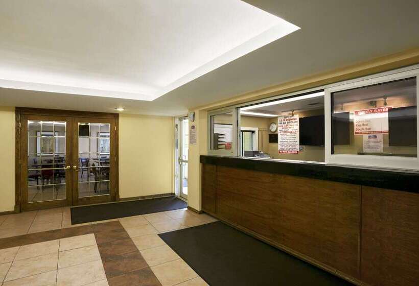 酒店 Travelodge By Wyndham Lansing Il