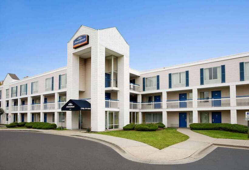 فندق Travelodge By Wyndham Lansing Il