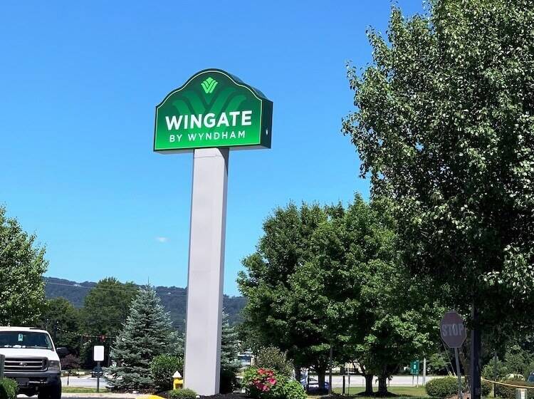 هتل Wingate By Wyndham Fletcher At Asheville Airport