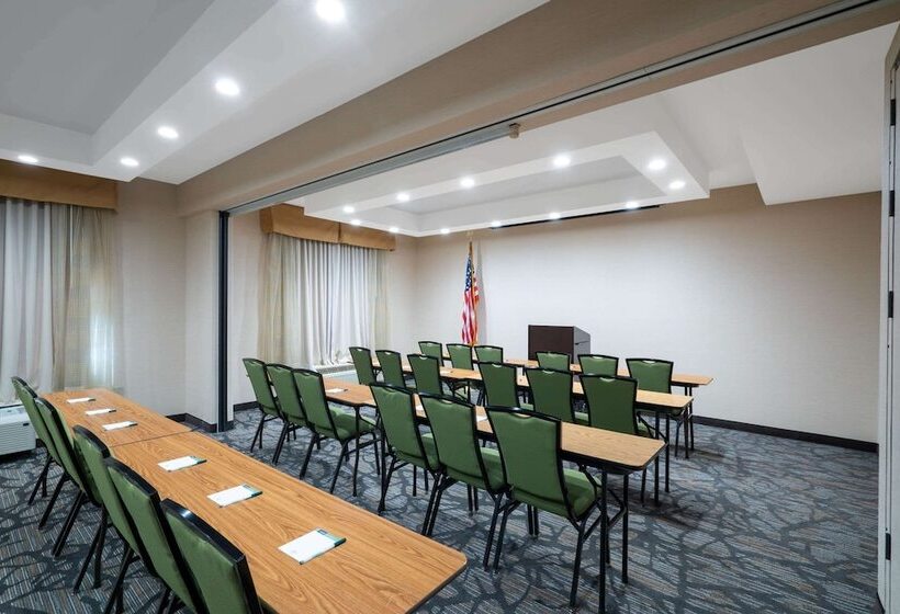 هتل Wingate By Wyndham Fletcher At Asheville Airport