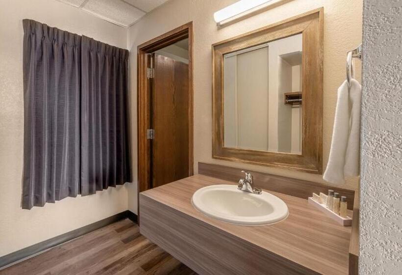 汽车旅馆  El Rancho