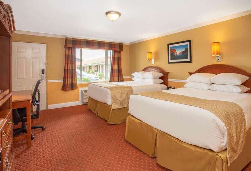 منتجع Travelodge By Wyndham Hawthorne