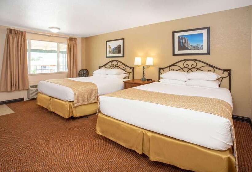 אתר נופש Travelodge By Wyndham Hawthorne