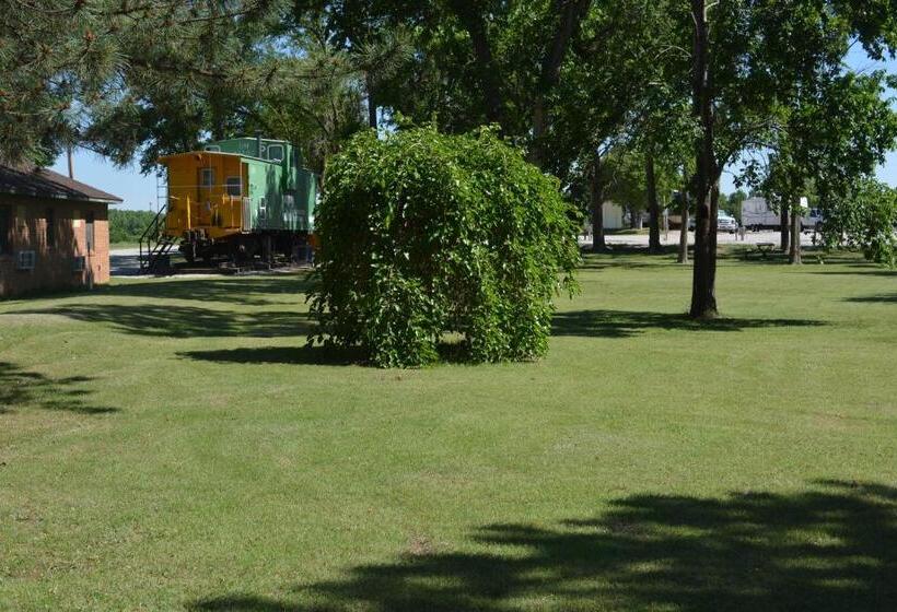 The Evergreen Motel In Kansas