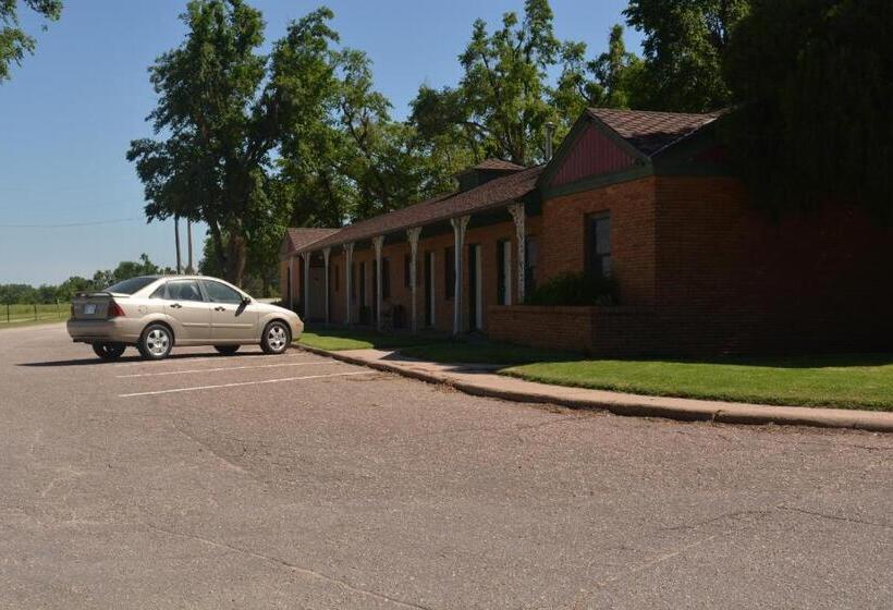 The Evergreen Motel In Kansas