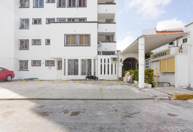 הוסטל Capital O Farallon Inn, Cancún