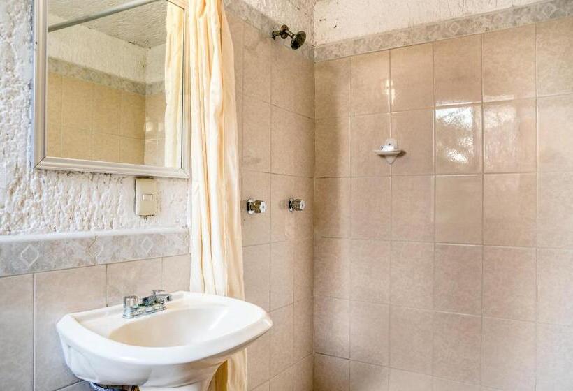 הוסטל Capital O Farallon Inn, Cancún