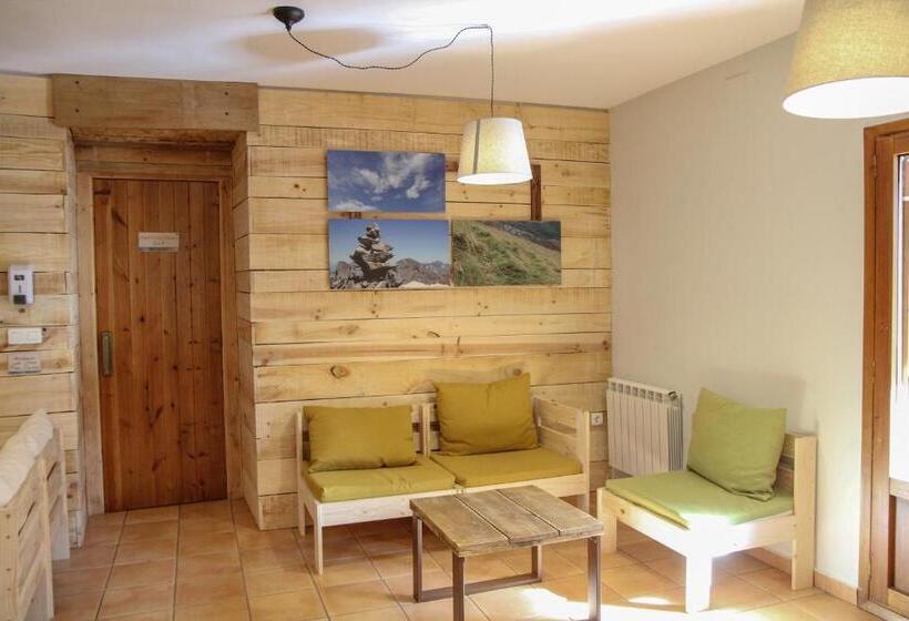 הוסטל Refugio De Bujaruelo