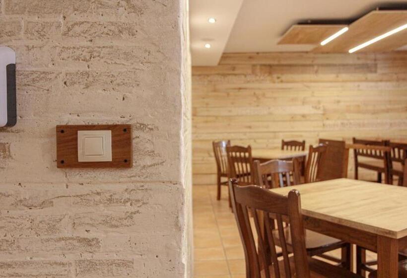 הוסטל Refugio De Bujaruelo