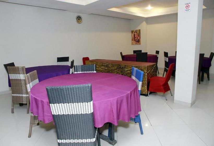 Отель Oyo 1656 Parama Su