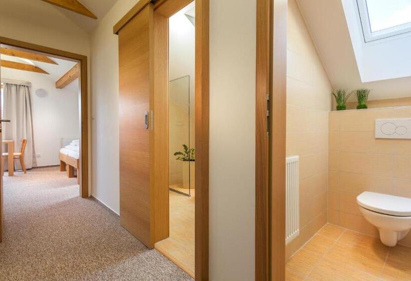 膳宿费 Penzion A Vinařství U Vrbů