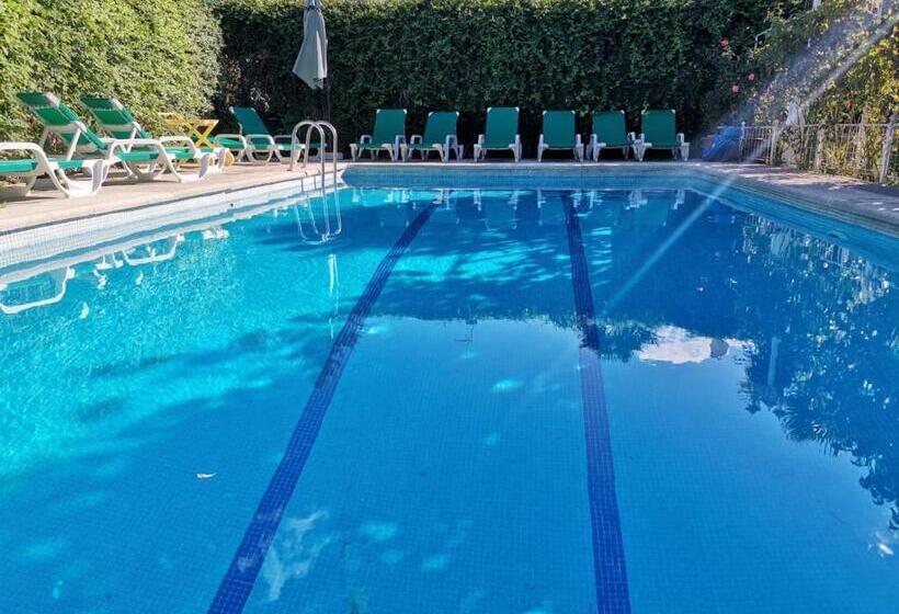 ペンション Residencial Playa Lisa