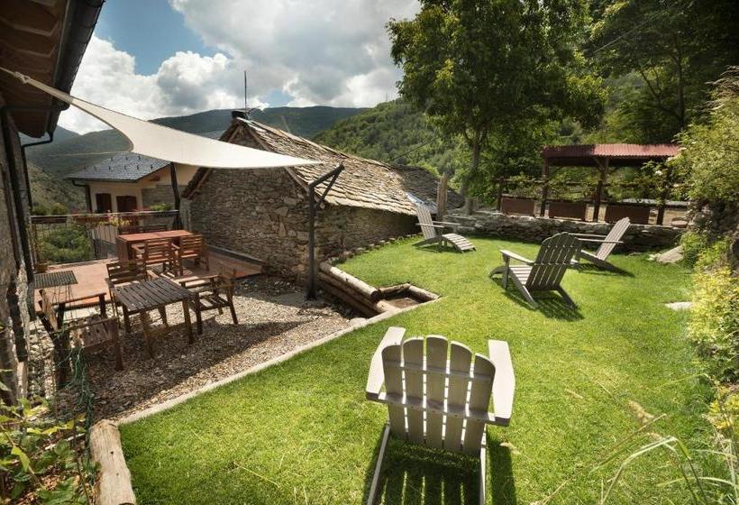 Abadía De Montenartró Hostel