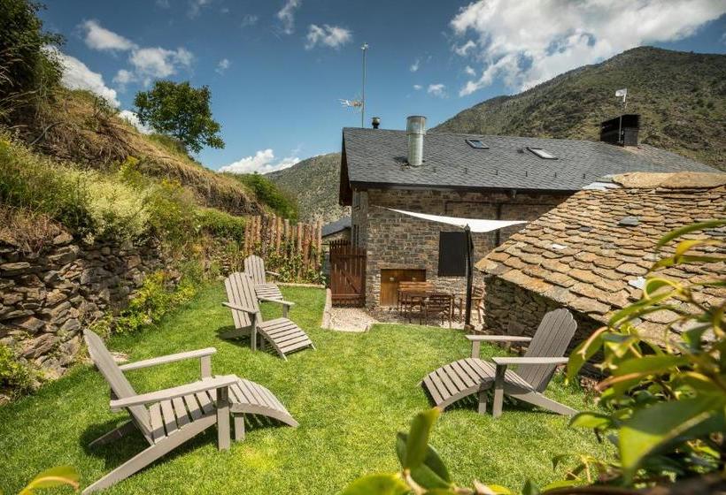 Abadía De Montenartró Hostel