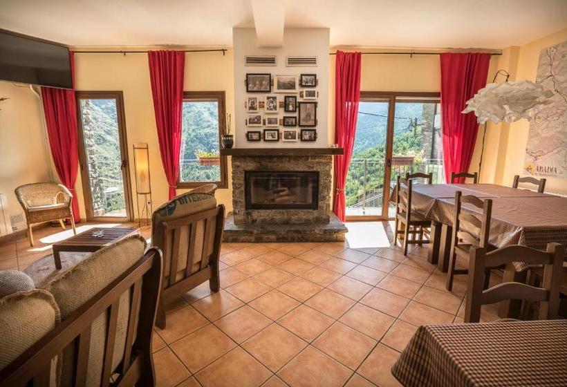 Abadía De Montenartró Hostel