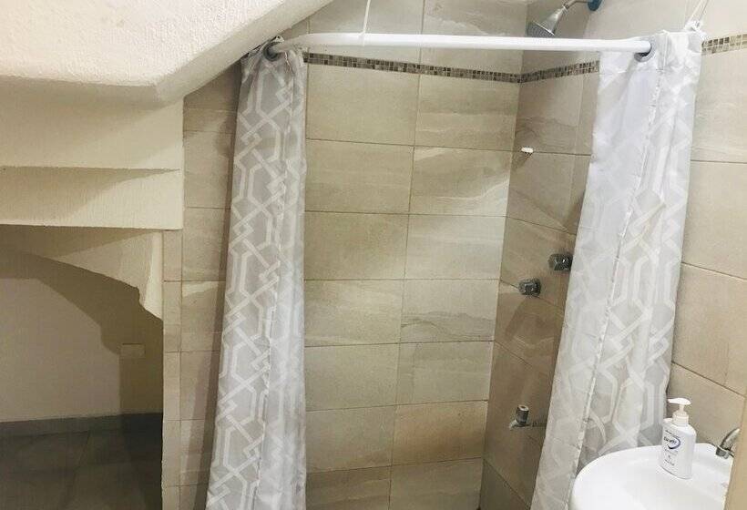 Casa Bugambilias Cancun   Hostel