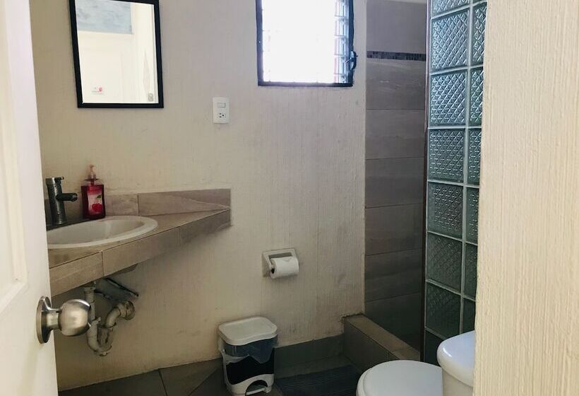 Casa Bugambilias Cancun   Hostel