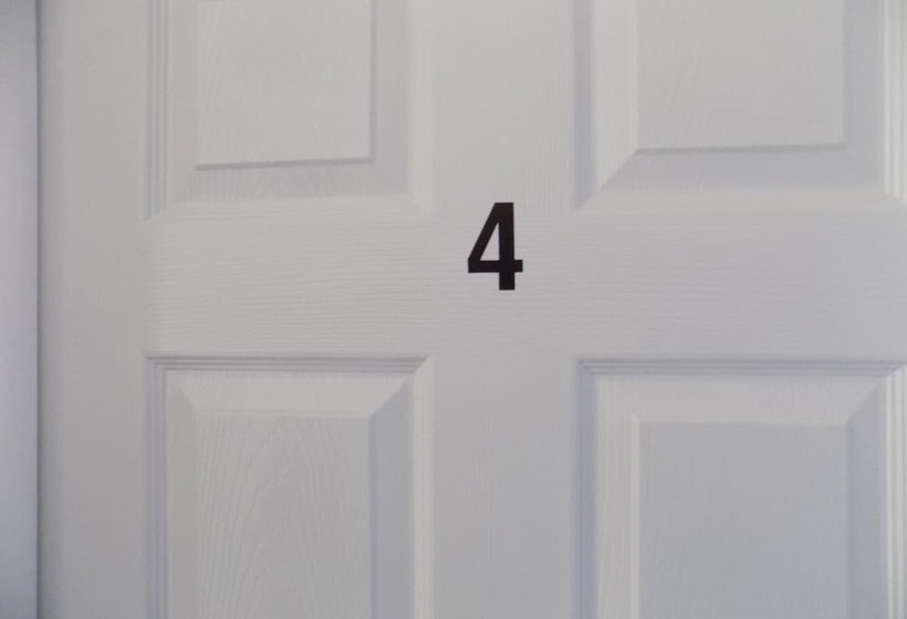 مبيت وإفطار City Stop