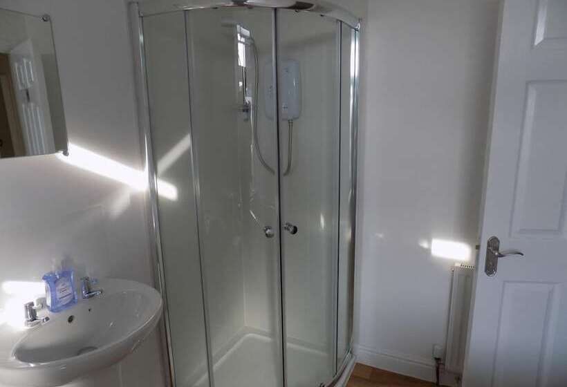 مبيت وإفطار City Stop