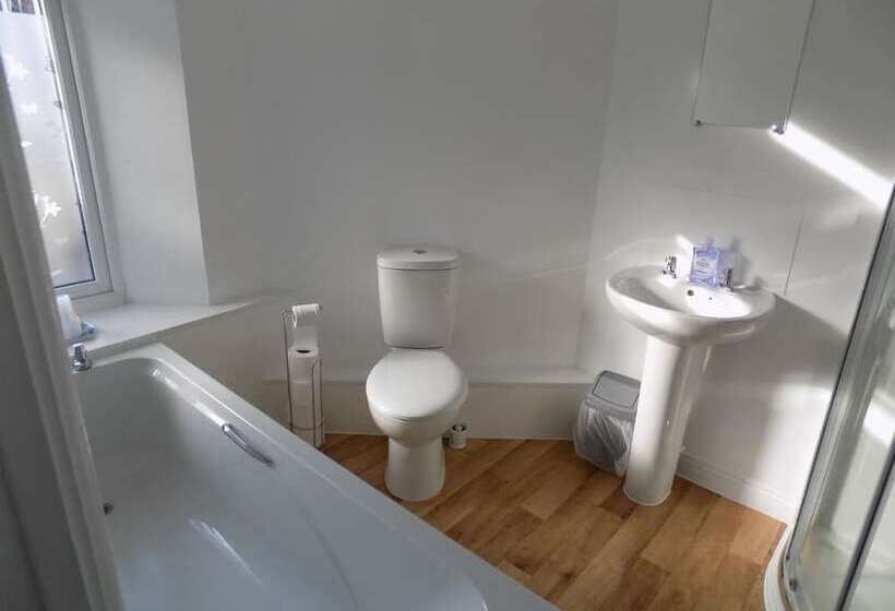 مبيت وإفطار City Stop