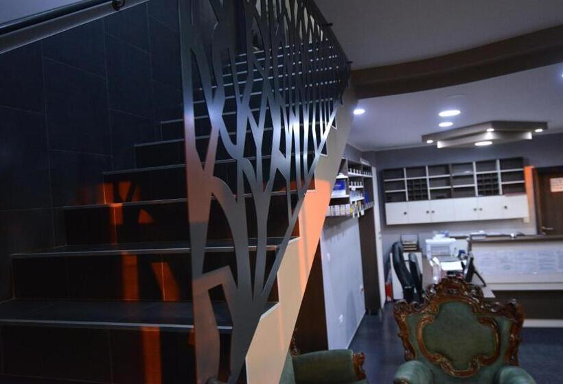 تختخواب و صبحانه Garni Hotel Kaća