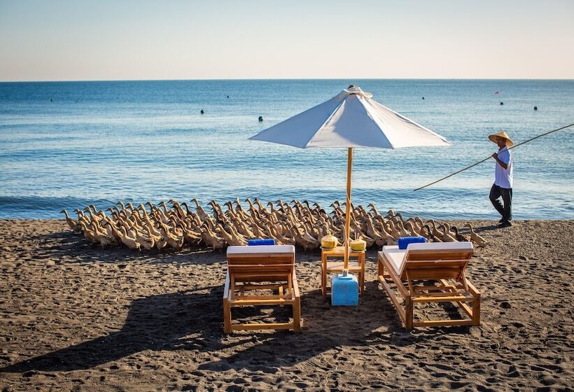 مبيت وإفطار Nalika Beach Resort & Restaurant   Adults Only