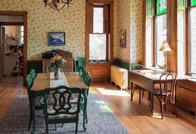 مبيت وإفطار William Henry Miller Inn