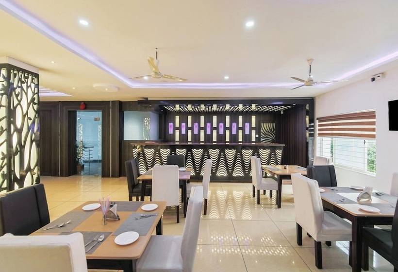 Capital O 35621 Hotel Durga International