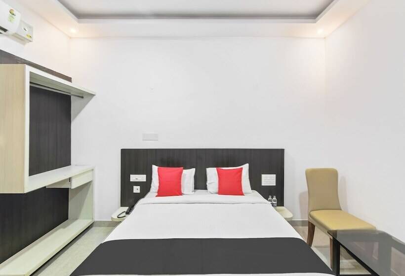 Capital O 35621 Hotel Durga International
