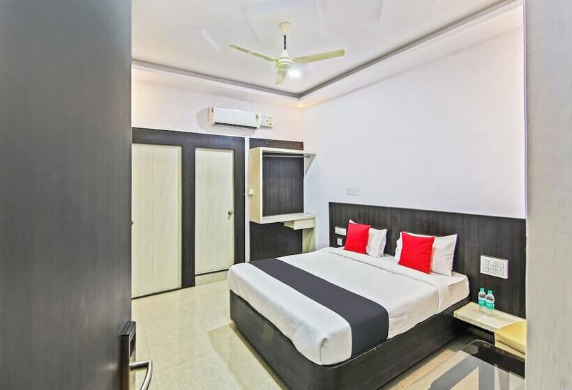 Capital O 35621 Hotel Durga International