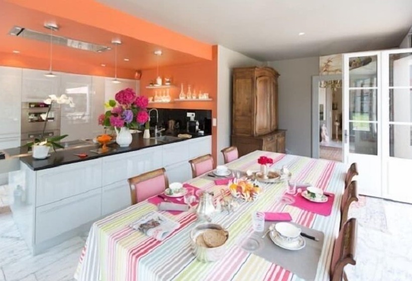 Chateau De Lourdes Cancale   St Malo