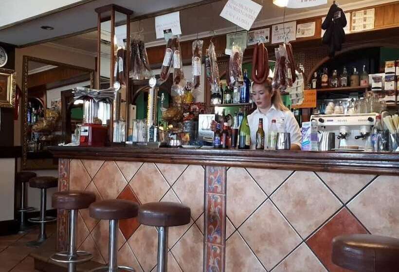 Hostal Restaurante Reina