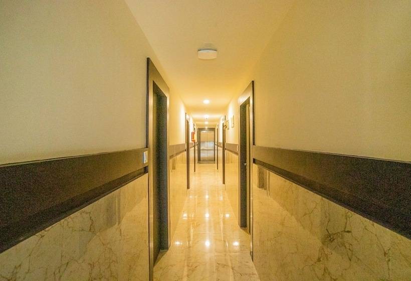 호텔 Super Capital O Boulevard Elite Madiwala Near Ragigudda Sri Prasanna Anjanayeswamy Temple