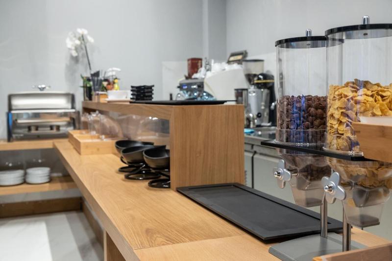 هتل Grand Port Suites