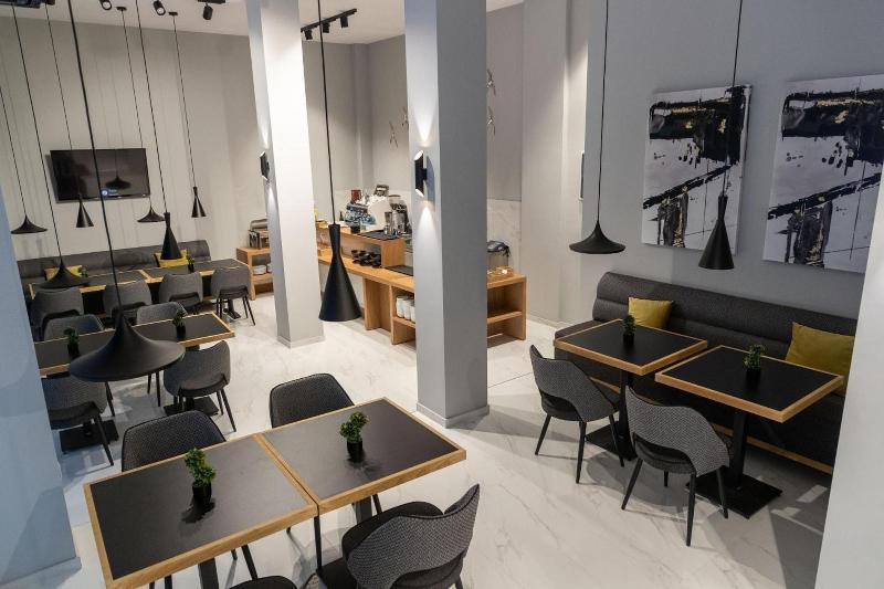 هتل Grand Port Suites