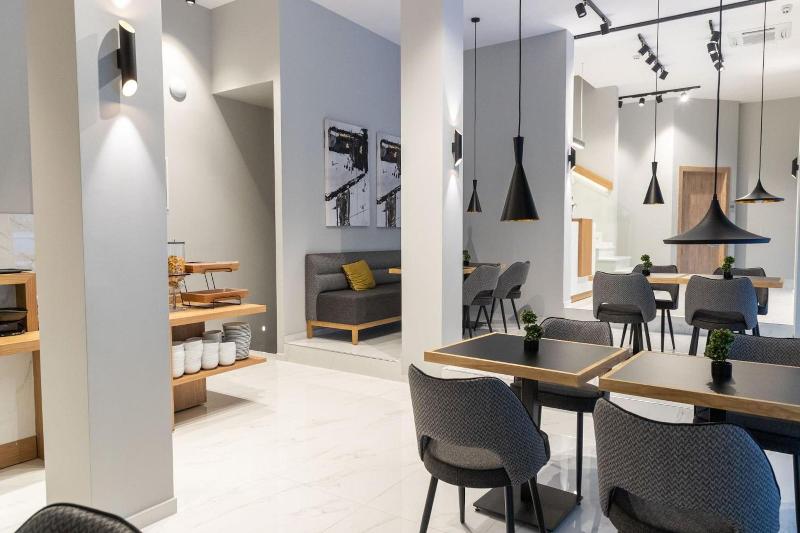 هتل Grand Port Suites