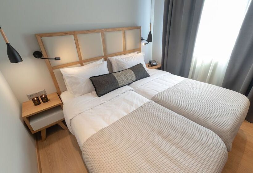 هتل Grand Port Suites