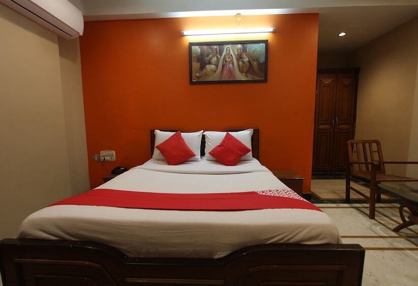 בית מלון כפרי Kubera Palace By Oyo Rooms